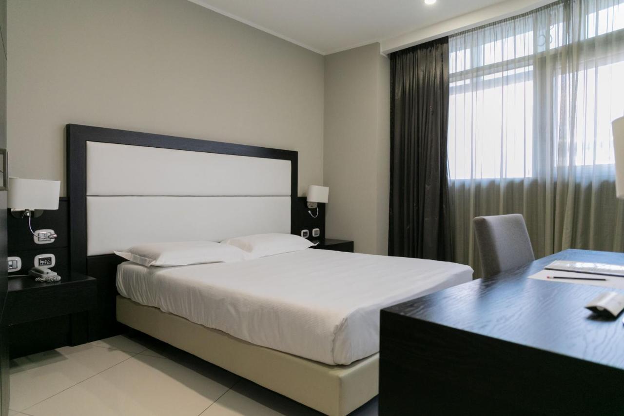 Marconi Hotel Ренде Екстериор снимка